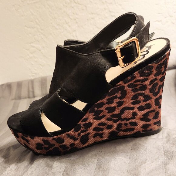 Fergalicious Valentina Platform Wedge Sandals - Size 7.5 - Cheetah Print Design - Picture 5 of 8